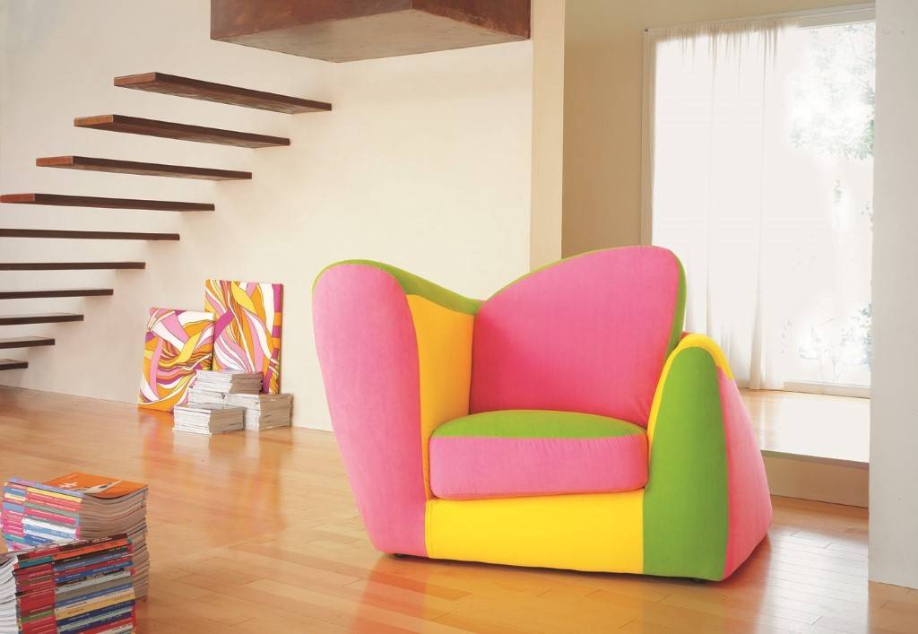 Варианты выбора дизайна и вида мягкого кресла для детской комнаты