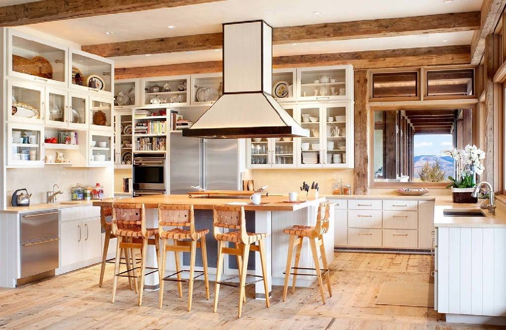 Дизайн кухни в деревянном доме: 75 фото, советы, особенности