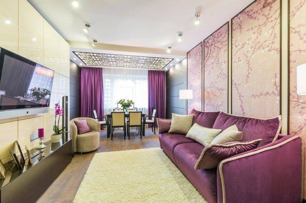 Варианты использования фиолетового дивана в интерьере гостиной