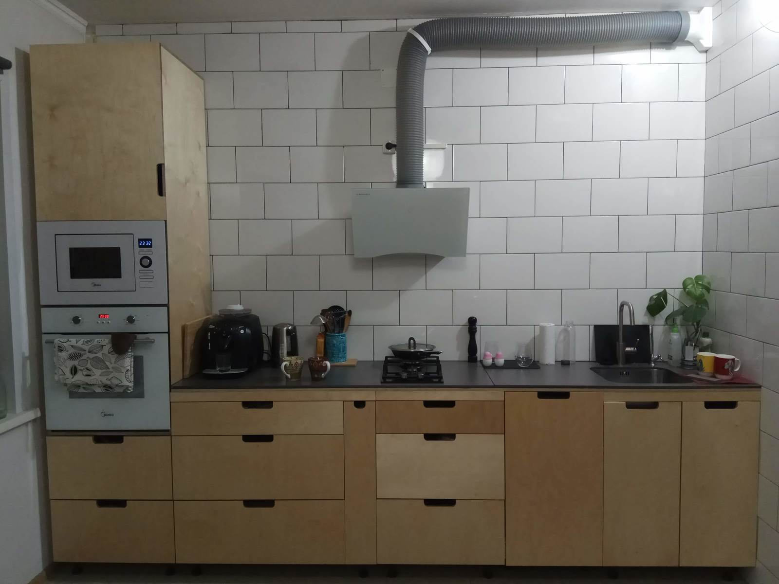 Как выбрать кухонный гарнитур для маленькой кухни, 100 +фото