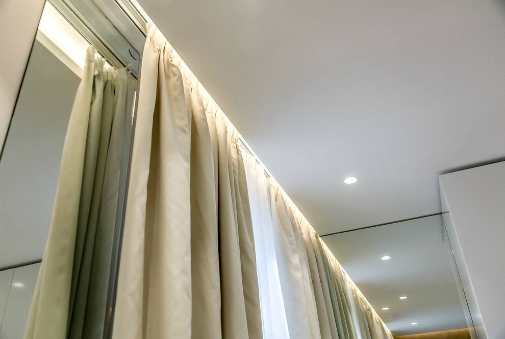Карнизы для штор под натяжные потолки: какие лучше?