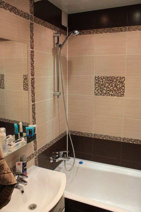 Сиреневая ванная комната: дизайн с цветами - 28 фото
