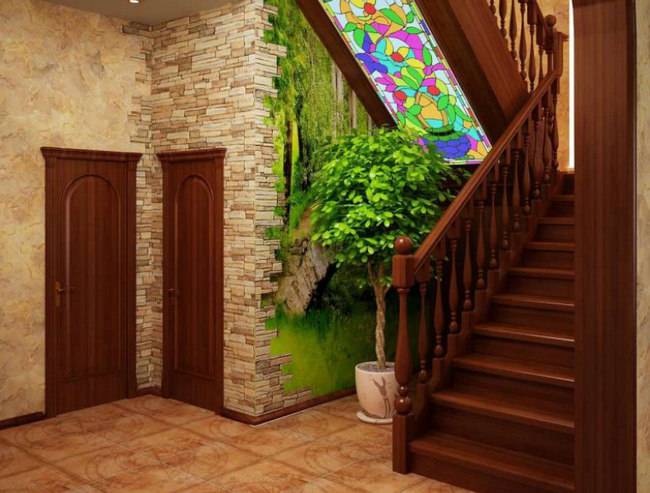 Прихожая с лестницей фото на второй этаж: коридор в клетку и шкафы, дизайн интерьера в частном доме, обои
