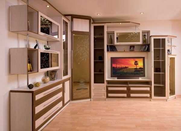 Угловые стенки в гостиную: 5 преимуществ современных моделей