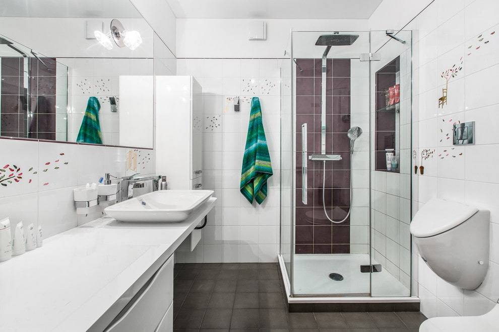 Дизайн ванной комнаты с душевой кабиной (80 фото): уголок из плитки в маленькой ванной комнате, планировка пространства и варианты-2021 интерьеров санузла