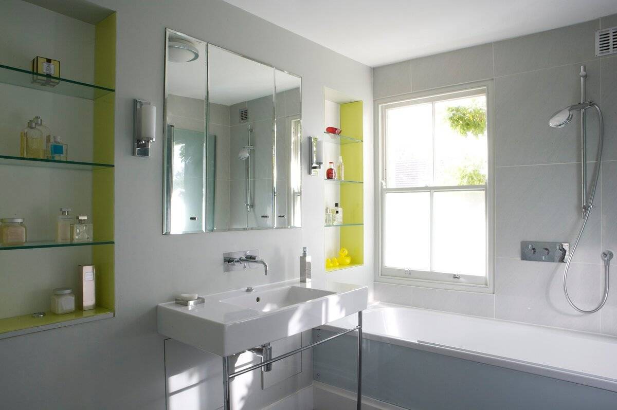 Стеклянные полки для ванной комнаты  (41 фото): полочки из стекла длиной 40 и 60 см с держателем, модели без крепления