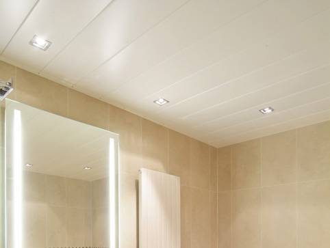 Алюминиевые реечные потолки для ванной - установка панелей и профиля (фото)