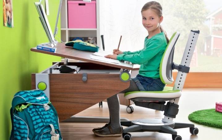 Стол для детей (44 фото): оптимальная высота письменной модели с надстройкой для школьника, интерактивный вариант в детскую комнату