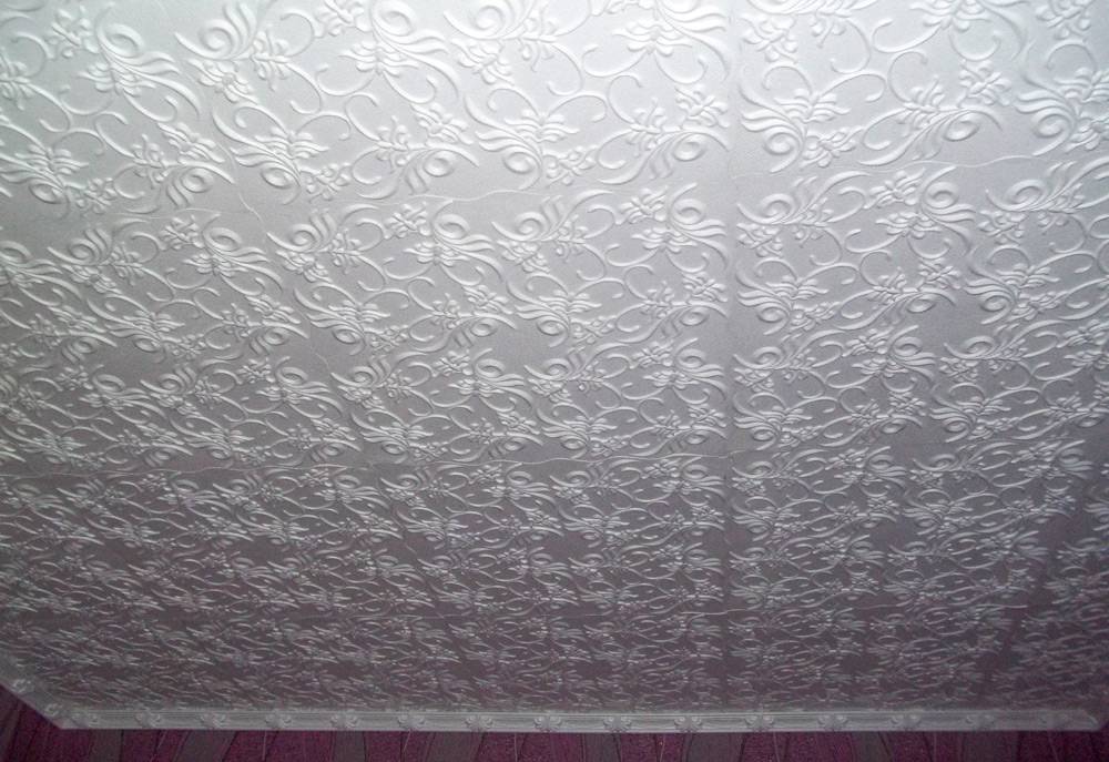 Поклейка плитки на потолок: подготовка поверхности и порядок выполнения работ