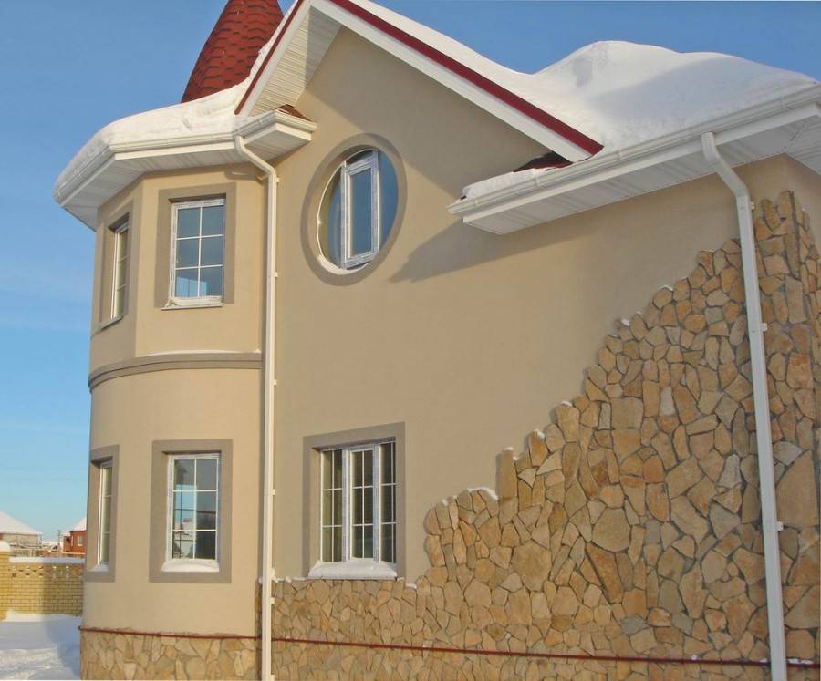 Отделка фасада короедом: утепляем дом и наносим структурную штукатурку