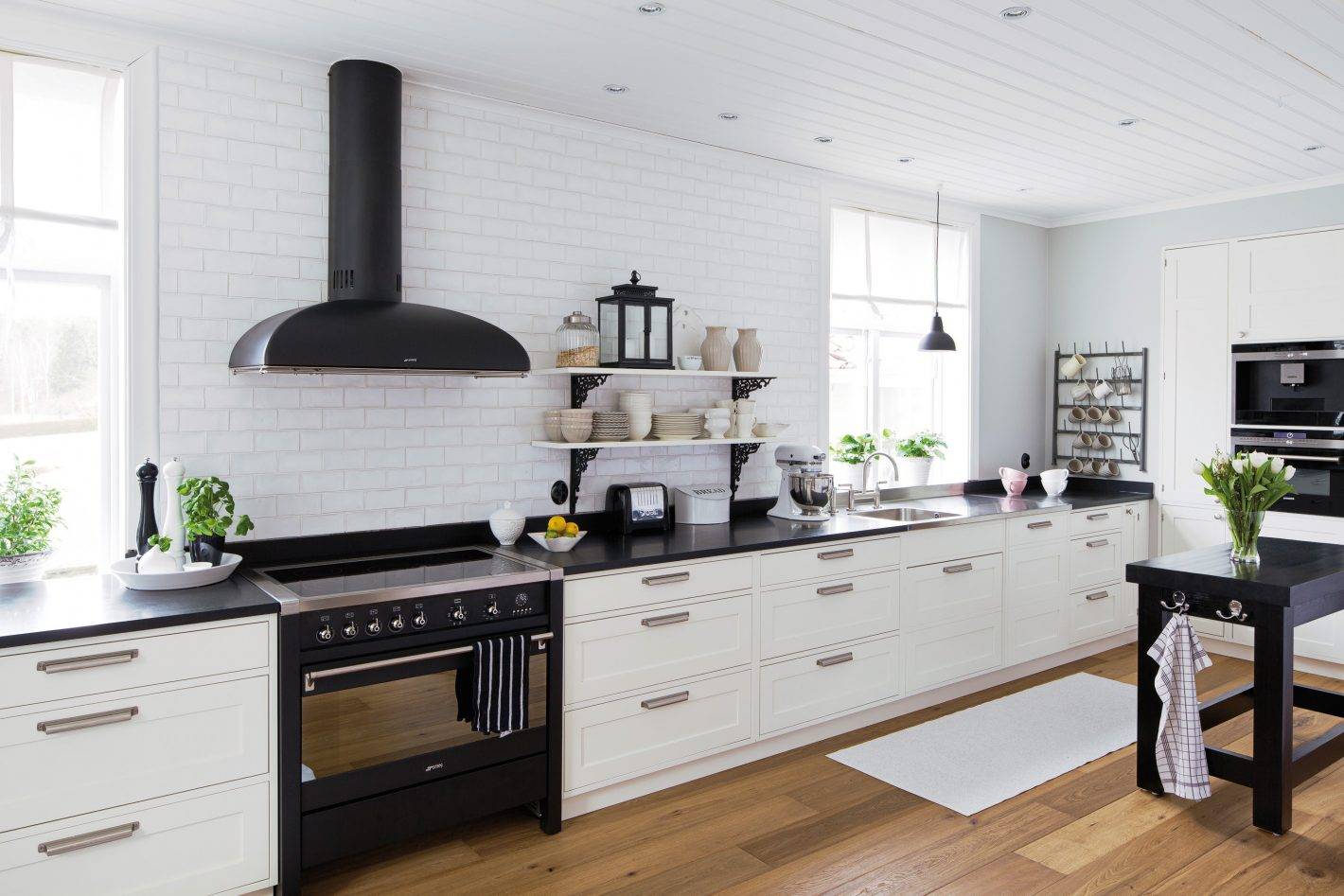 Как создать гармоничный дизайн прямоугольной кухни?