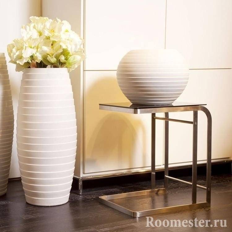 Вазы в интерьере квартиры: 40 лучших идей настенных и напольных ваз