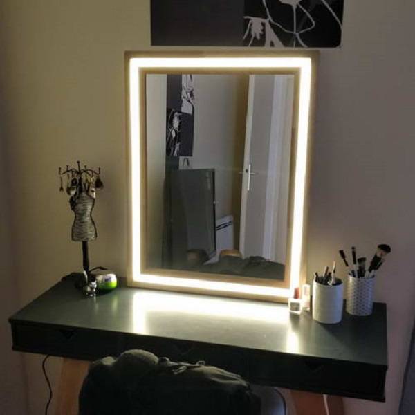 Как сделать зеркало для макияжа с подсветкой своими руками? как сделать гримерное изделие с лампочками, макияжные аксессуары для визажиста