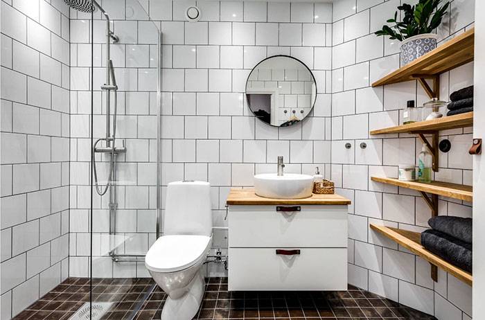 Кафельная плитка в туалете (70 фото): бюджетный вариант дизайна и идеи-2021 оформления, сравнение до и после ремонта и отделки кафелем, как положить своими руками