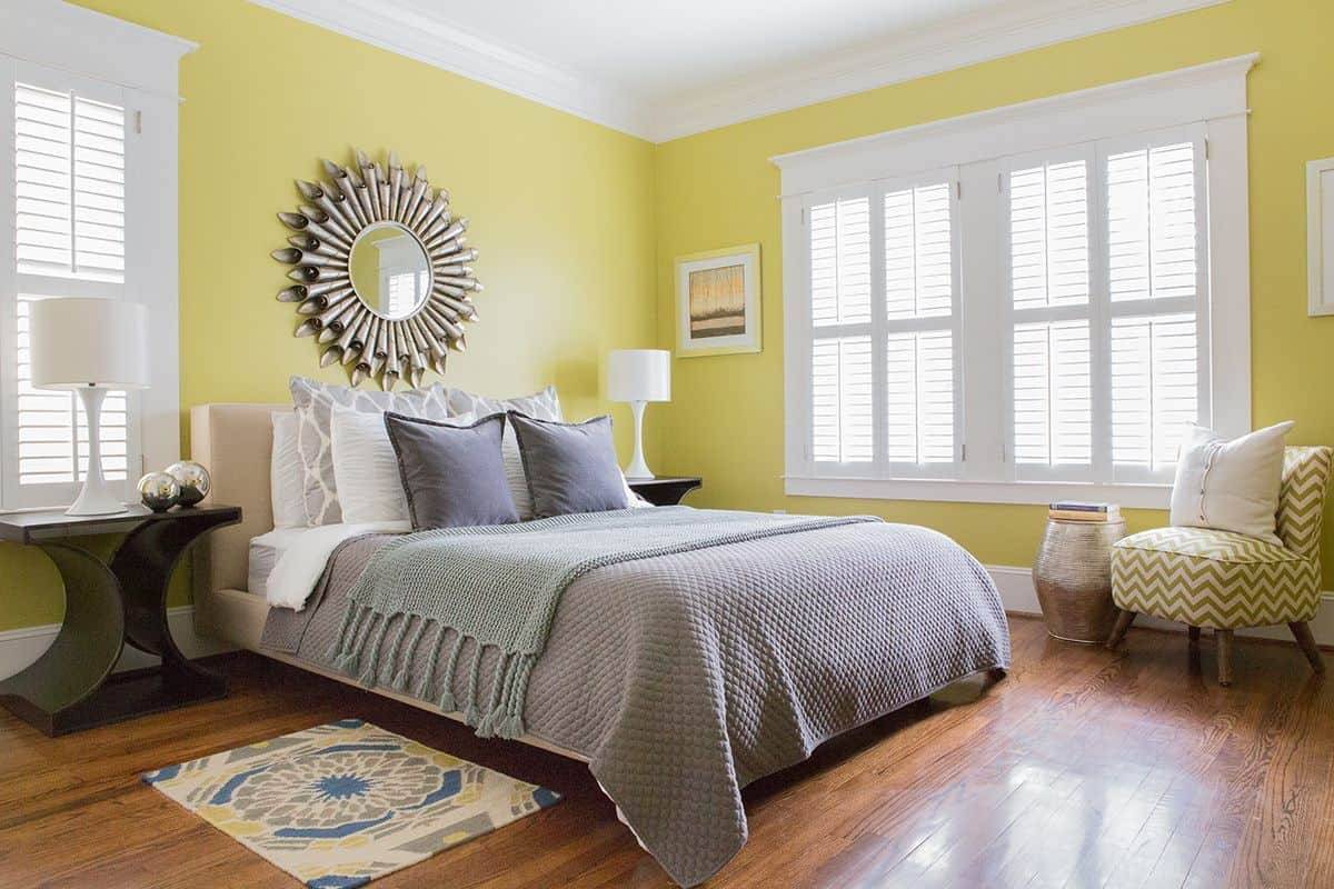 Желтая спальня: реальность или нонсенс? - 100 фото примеров