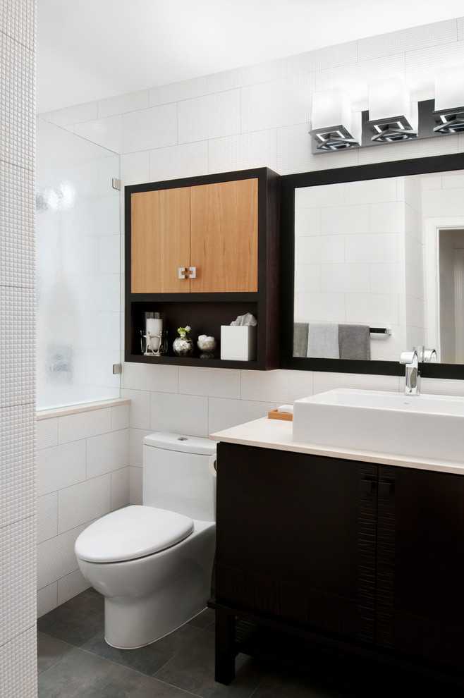 Встроенный шкаф в туалете за унитазом  (64 фото): модели шкафчиков, как сделать своими руками из плитки