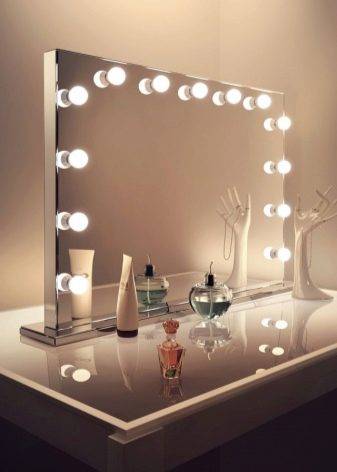 Зеркало с подсветкой для макияжа: как сделать своими руками