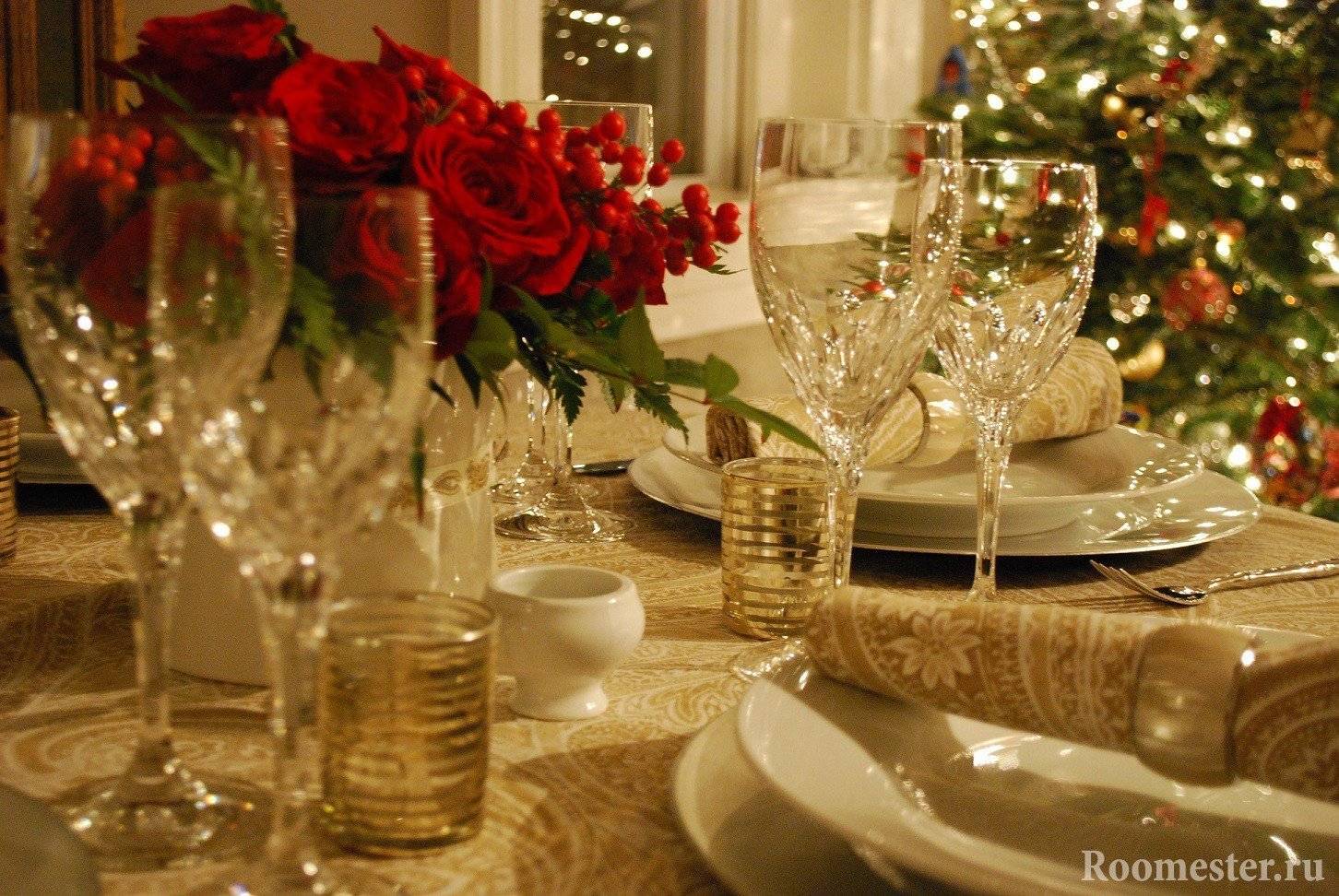 Праздничная сервировка стола на новый 2020 год + фото новогоднего декора