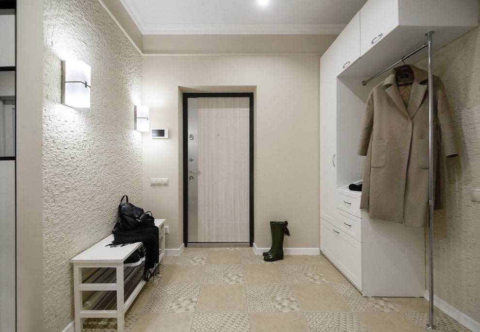 Плитка на пол в коридор (54 фото): керамическая напольная плитка для прихожей, что лучше выбрать для дизайна, кафель и ламинат, варианты в интерьере 2021