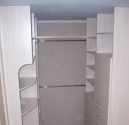 Гардеробная в прихожей (72 фото): встроенная гардеробная в коридоре из массива в однокомнатной квартире