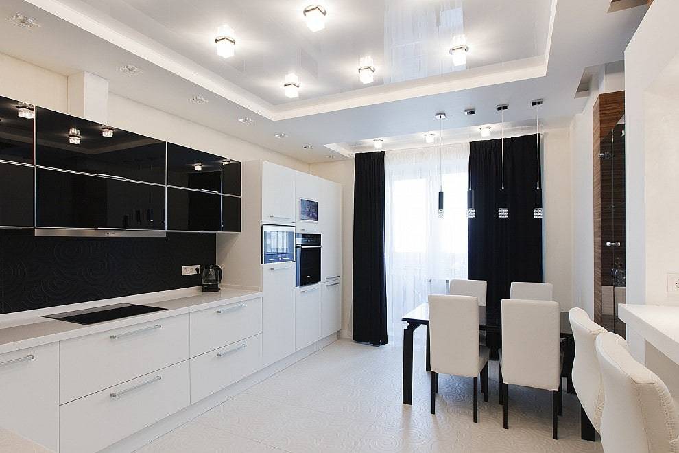 Натяжной потолок: дизайн освещения в кухонном помещении