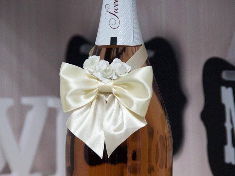 Украшаем бутылку шампанского на новый 2021 год : эффектный аксессуар и идеальный подарок своими руками