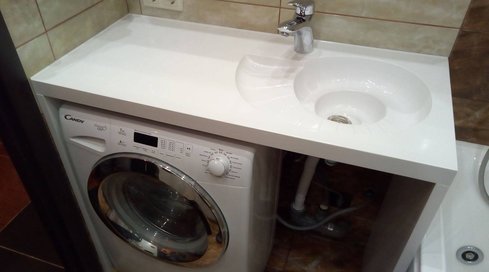 Раковина над стиральной машиной (125 фото): «кувшинка» над машинкой, модель со столешницей и плоская, с тумбой для ванной, размеры и материалы, отзывы об использовании