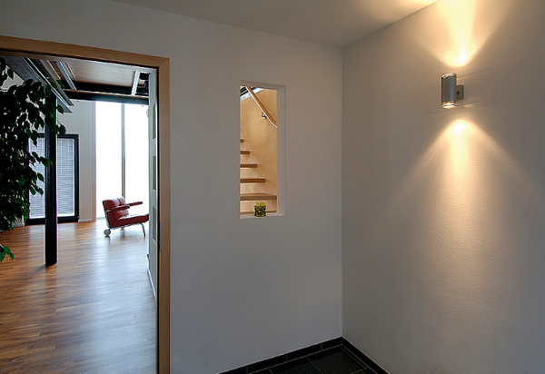 Освещение в прихожей (56 фото): светильники в коридор, какие выбрать к натяжными потолками, дизайн с зеркалами, для маленькой прихожей в «хрущевке», длинной и узкой