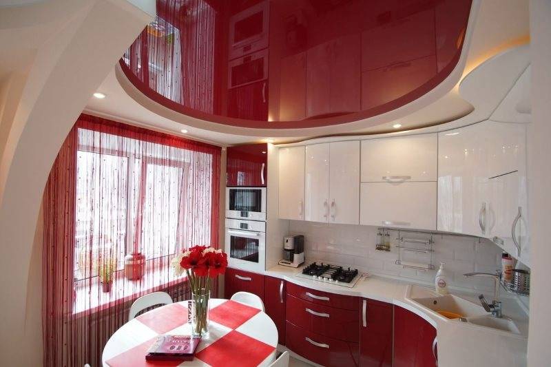 Дизайн кухонных двухуровневых натяжных потолков