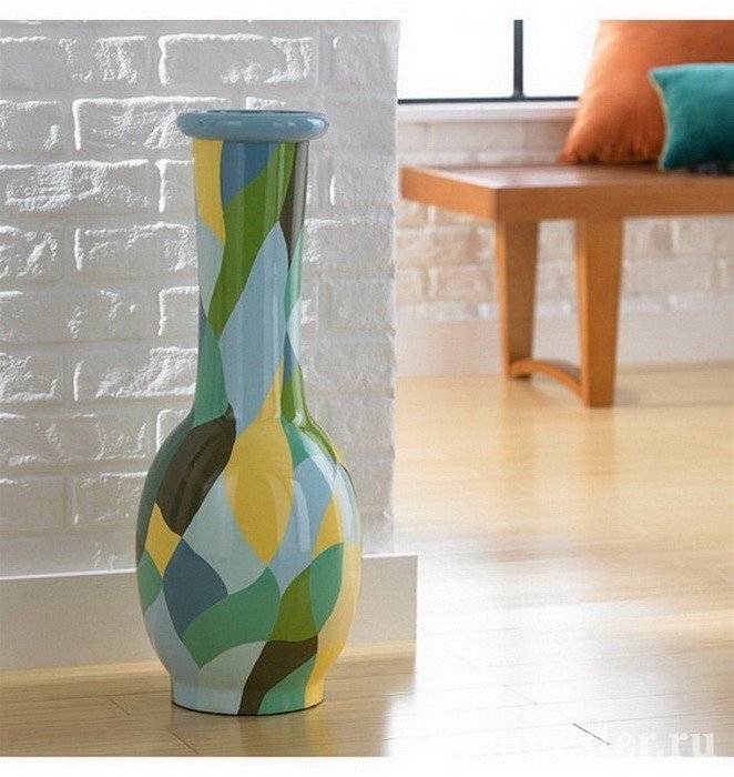 Напольные вазы в интерьере преображают жилище